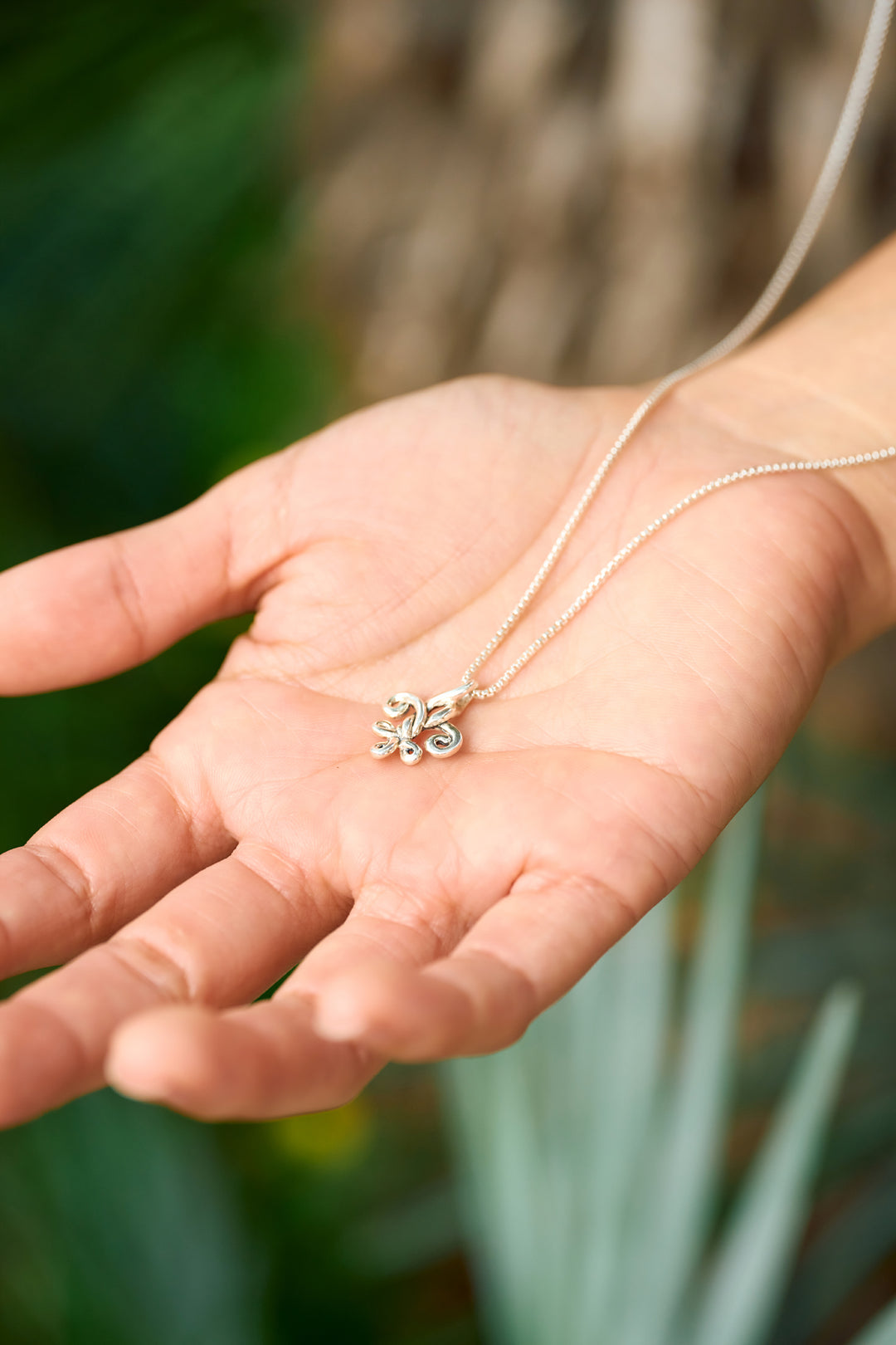 FleurdeLoveKnot.BBB09813_1080x