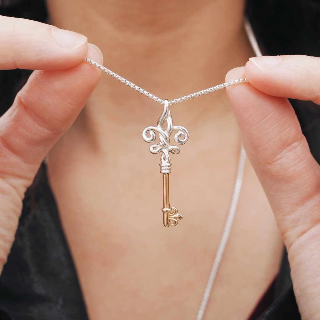 Fleur de Love Knot Skeleton Key Mixed 18K - Small