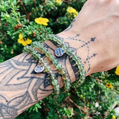 Alligator Garnet Signature Stretch Bracelet