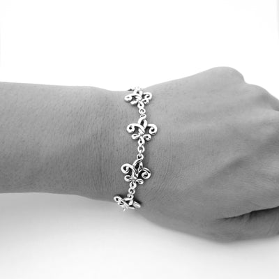 Fleur de Love Knot Toggle Bracelet