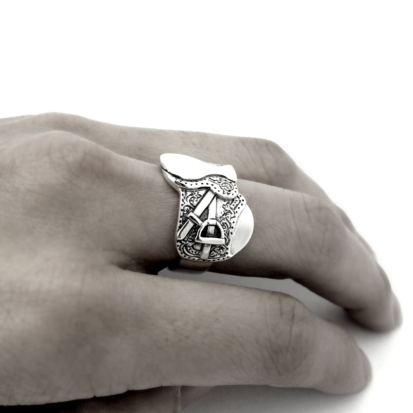 English Horse Saddle Ring
