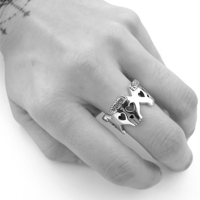 Smell The Roses Skulls Band Ring