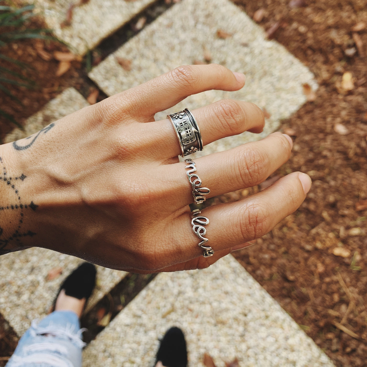 Nola Script Ring